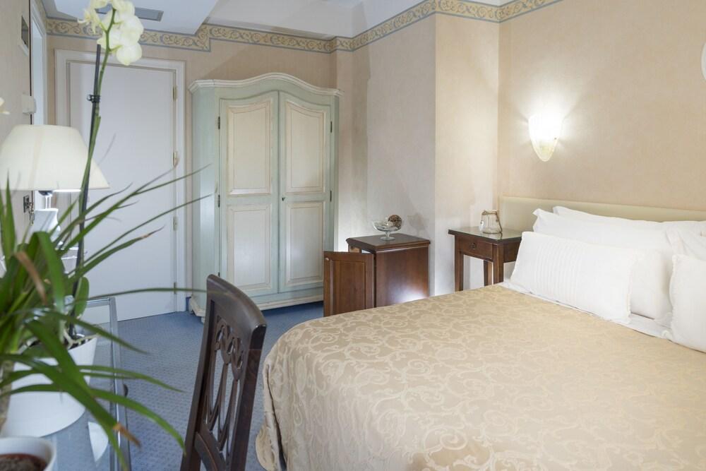 Hotel Apollo Riccione Extérieur photo